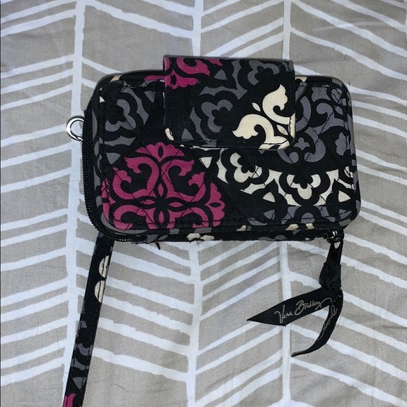 vera Bradley smartphone wristlet - Picture 1 of 5